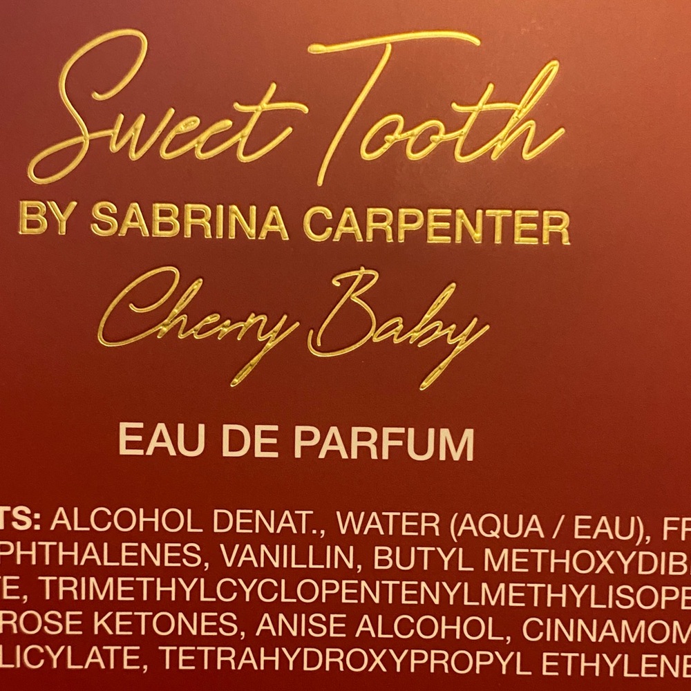 Sweet Tooth by Sabrina Carpenter Gift Set - Cherry Red - Picture 2 of 7